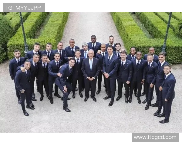 足球模特图片展示运动与时尚的完美结合引领潮流新风尚